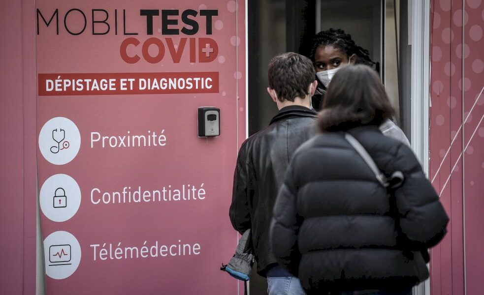 covid-19:-la-france-franchit-le-cap-des-100.000-contaminations-en-24-heures