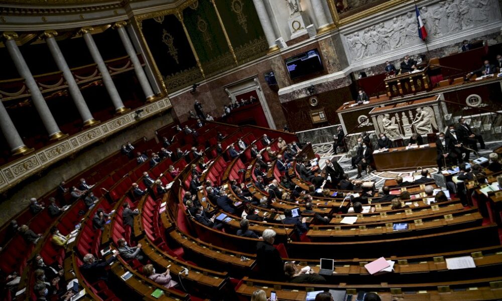 covid:-le-pass-vaccinal-arrive-a-l&rsquo;assemblee-nationale