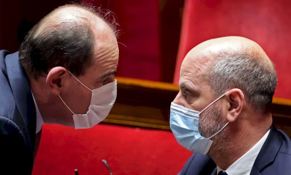 presidentielle:-la-gestion-du-covid-et-le-« president-candidat »-cibles-preferees-des-oppositions