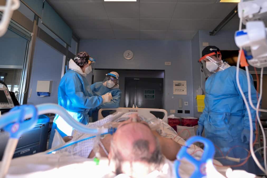 omicron-« reste-un-virus-dangereux »,-met-en-garde-le-patron-de-l&rsquo;oms