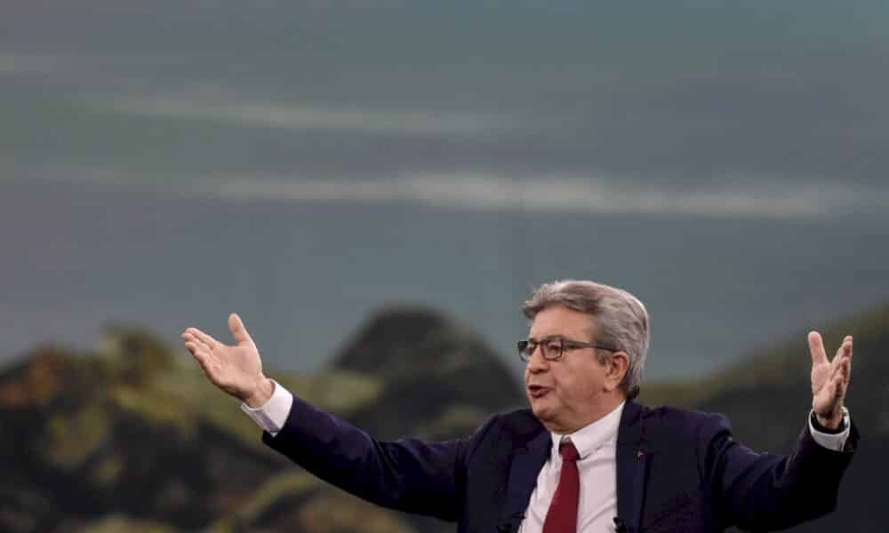 dans-un-meeting-immersif,-melenchon-se-projette-vers-« les-nouvelles-frontieres-de-l&rsquo;humanite »