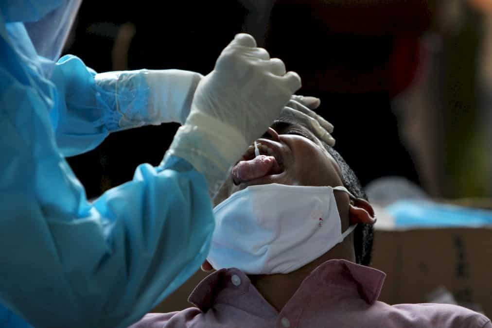 covid-19-:-3-millions-de-cas-quotidiens-dans-le-monde,-selon-un-comptage-afp