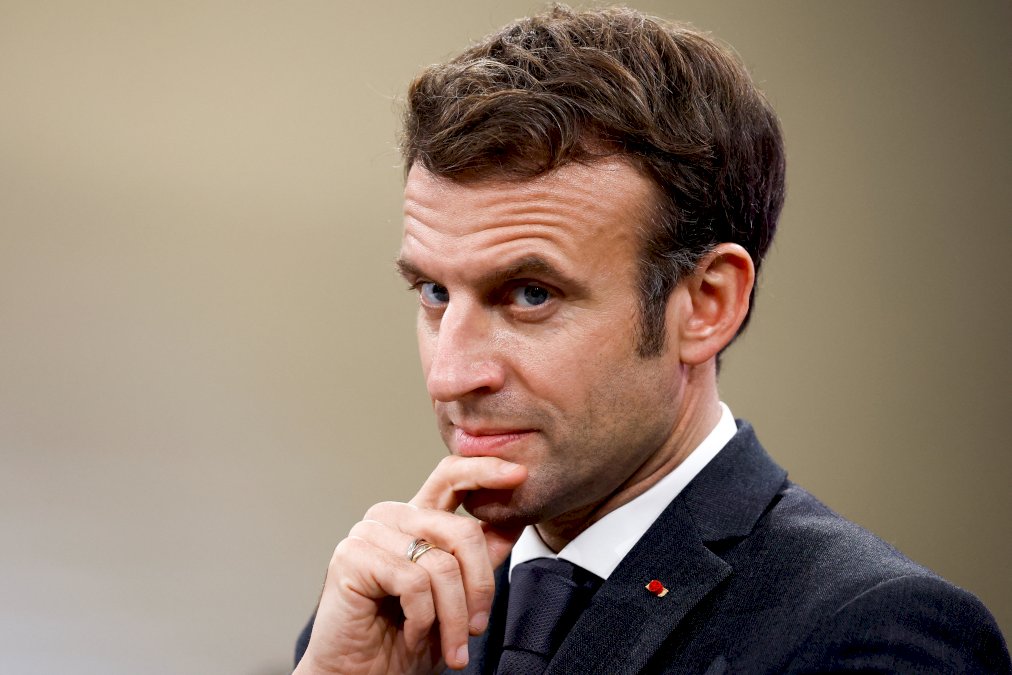 presidentielle:-macron-obtient-son-pass,-la-droite-se-depasse