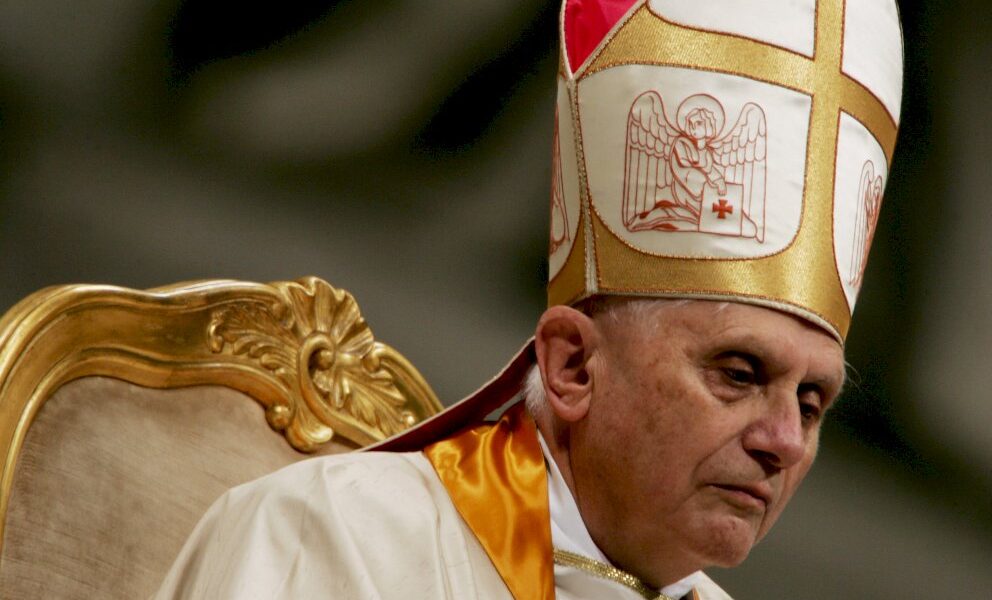 pedocriminalite:-benoit-xvi-demande-« pardon »-aux-victimes