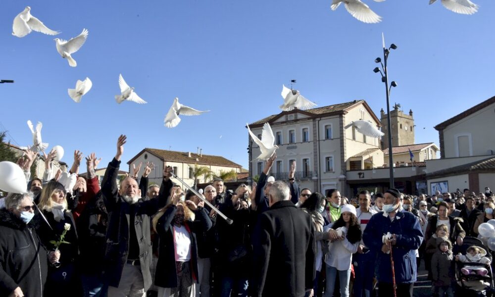 incendie-meurtrier-pres-de-perpignan:-plus-de-2.000-personnes-expriment-leur-solidarite