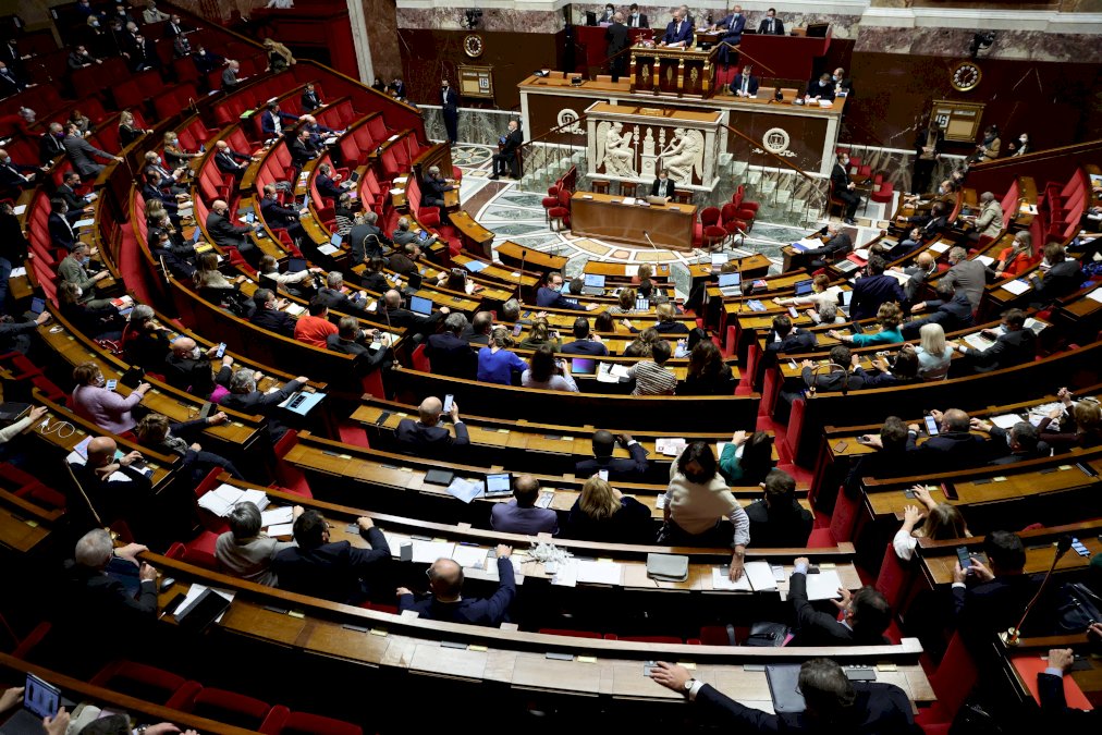 le-parlement-adopte-l&rsquo;allongement-du-delai-de-l&rsquo;ivg