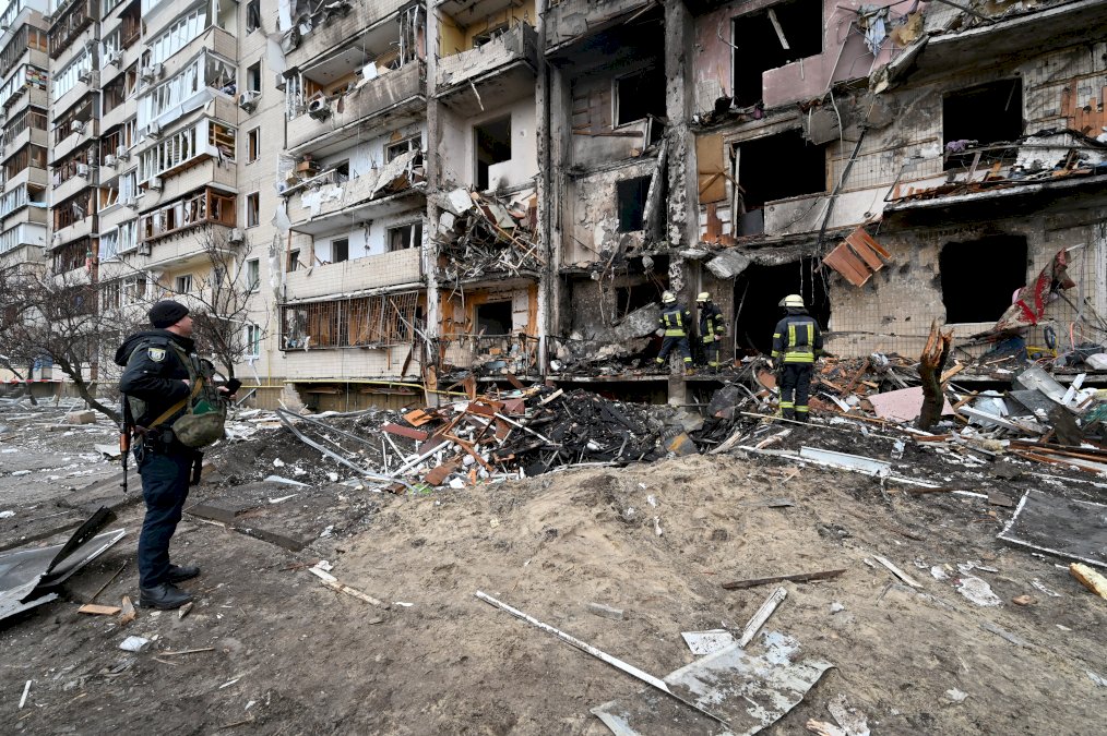 ukraine:-kiev-se-bat-pour-eviter-de-tomber-aux-mains-des-russes