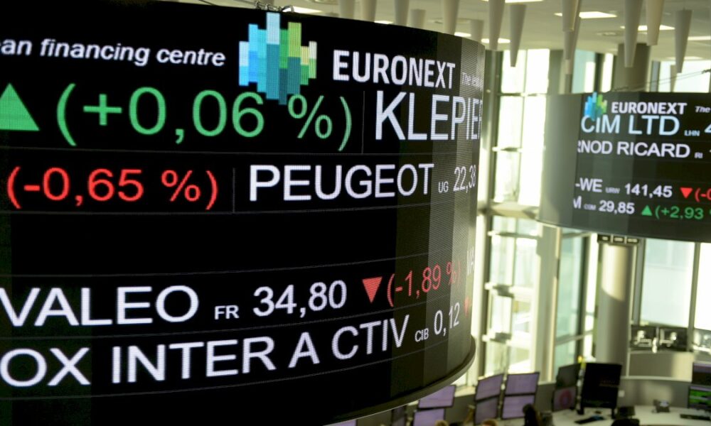 les-bourses-mondiales-decrochent-avec-les-combats-prolonges-en-ukraine