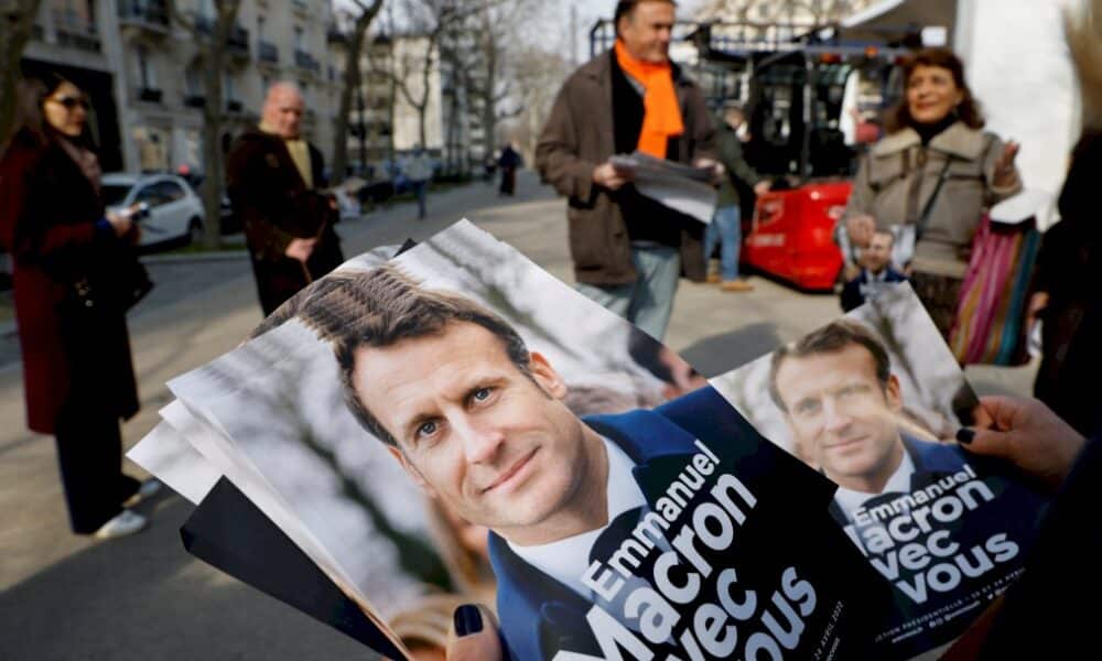 presidentielle:-les-candidats-ecologiste-et-socialiste-manifestent-pour-l&rsquo;ukraine