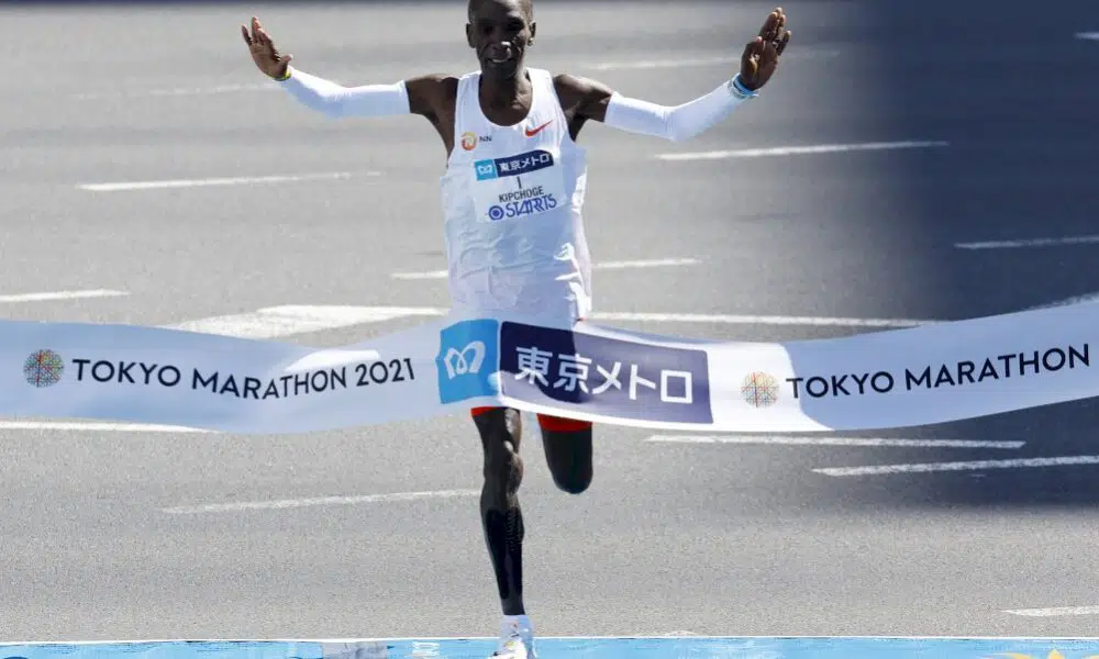 athletisme:-le-kenyan-kipchoge-remporte-le-marathon-de-tokyo,-sans-battre-son-record