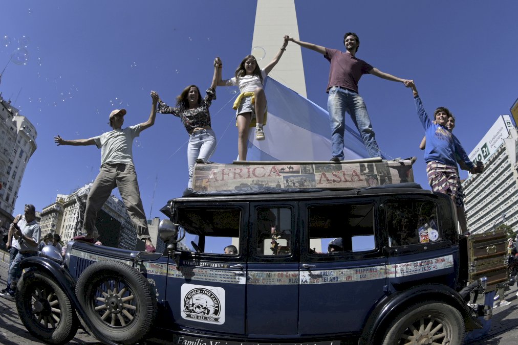 argentine:-une-famille-qui-« revait »-boucle-un-inoui-voyage-vie-de-22-ans