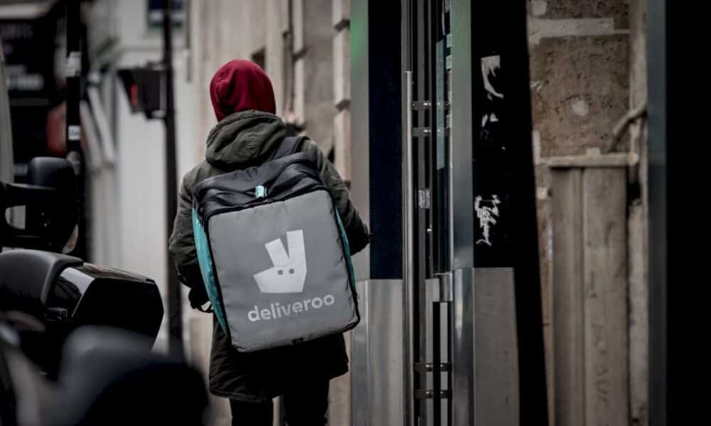 proces-deliveroo:-amende-maximale-et-prison-avec-sursis-requises-pour-un-« systeme »-de-travail-dissimule
