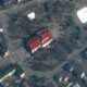 ukraine:-un-theatre-abritant-« plus-d&rsquo;un-millier »-de-civils-touche-par-une-frappe-russe-(mairie)