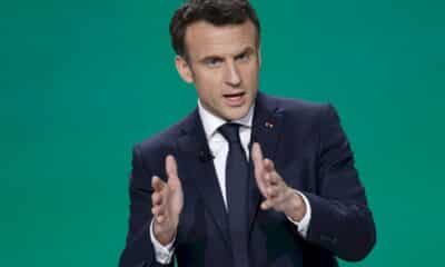 presidentielle:-macron-defend-son-projet,-pecresse-s&rsquo;en-demarque