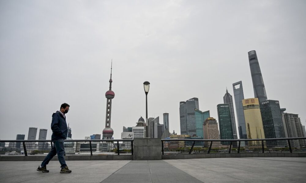 chine:-la-moitie-de-shanghai-confinee-pour-quatre-jours