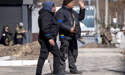 « ils-doivent-se-rendre-ou-mourir »:-un-village-pres-de-kiev-tente-de-chasser-les-russes