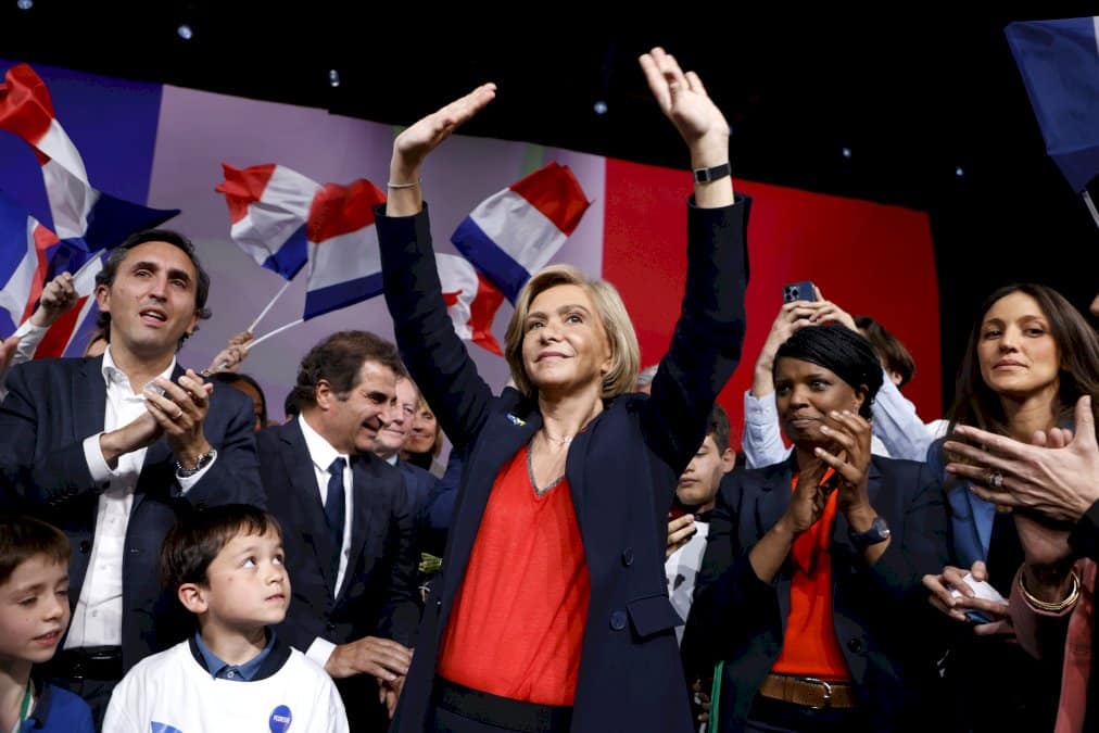 sprint-final-dans-la-presidentielle:-melenchon-et-pecresse-mobilisent