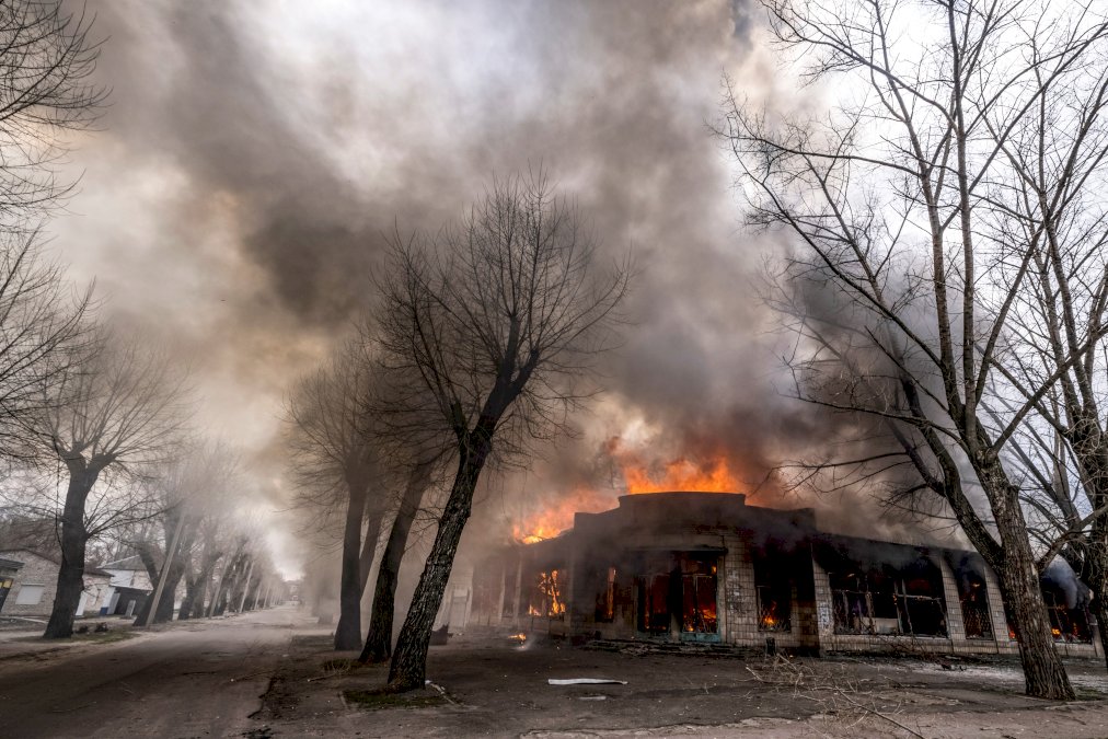 evacuations-dans-l&rsquo;est-de-l&rsquo;ukraine-ou-l&rsquo;etau-se-resserre