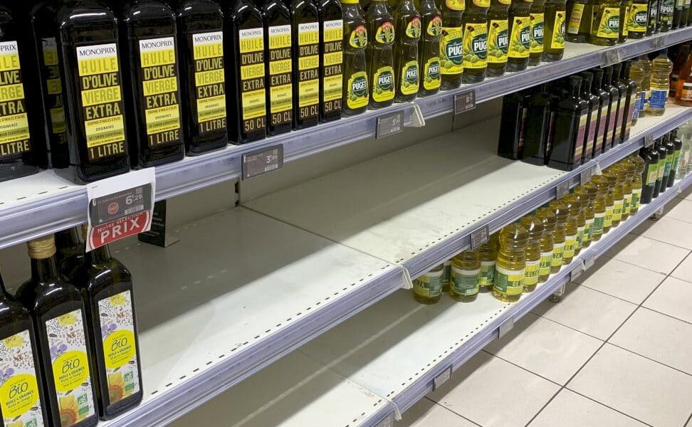 huiles,-farines,-pates:-tension-dans-les-magasins-mais-pas-de-panique,-assurent-les-professionnels