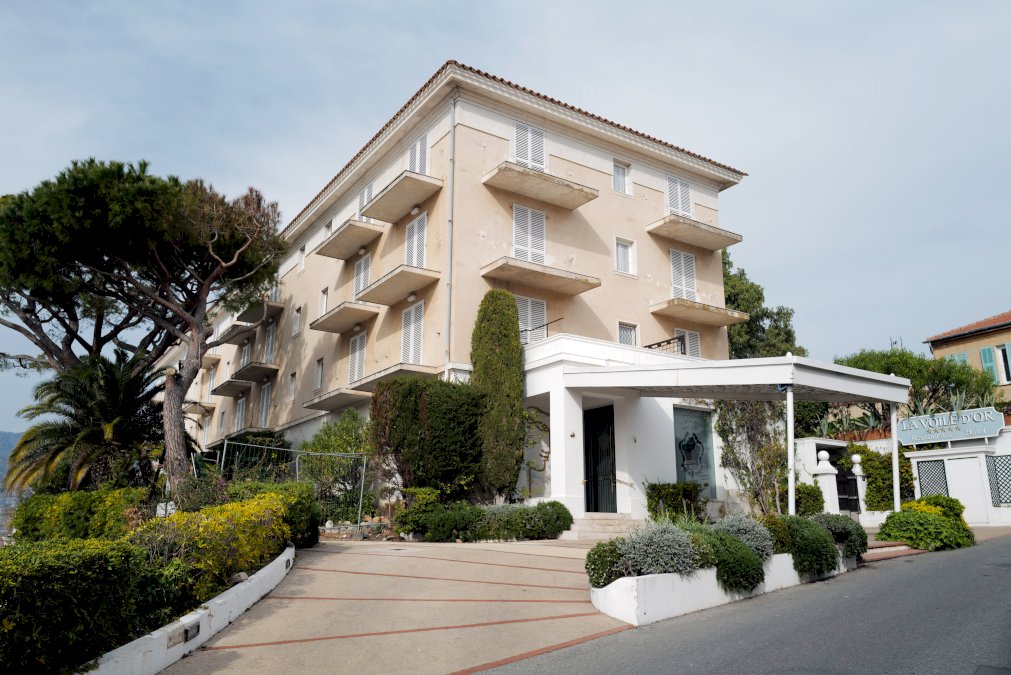 sur-la-cote-d&rsquo;azur,-malaise-russe-dans-un-paradis-pour-milliardaires