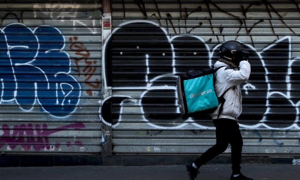 la-justice-inflige-une-amende-record-a-la-plateforme-deliveroo-pour-« travail-dissimule »
