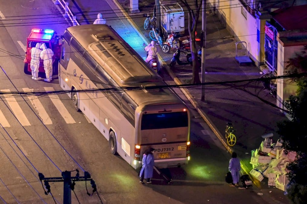 covid-en-chine:-shanghai-assouplit-a-tatons-certaines-restrictions