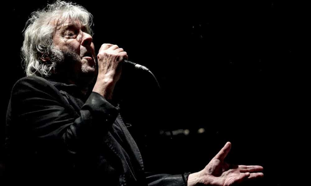 deces-du-chanteur-arno,-icone-de-la-scene-rock-belge