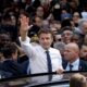 sur-un-marche-populaire,-macron-affiche-son-ambition-sociale