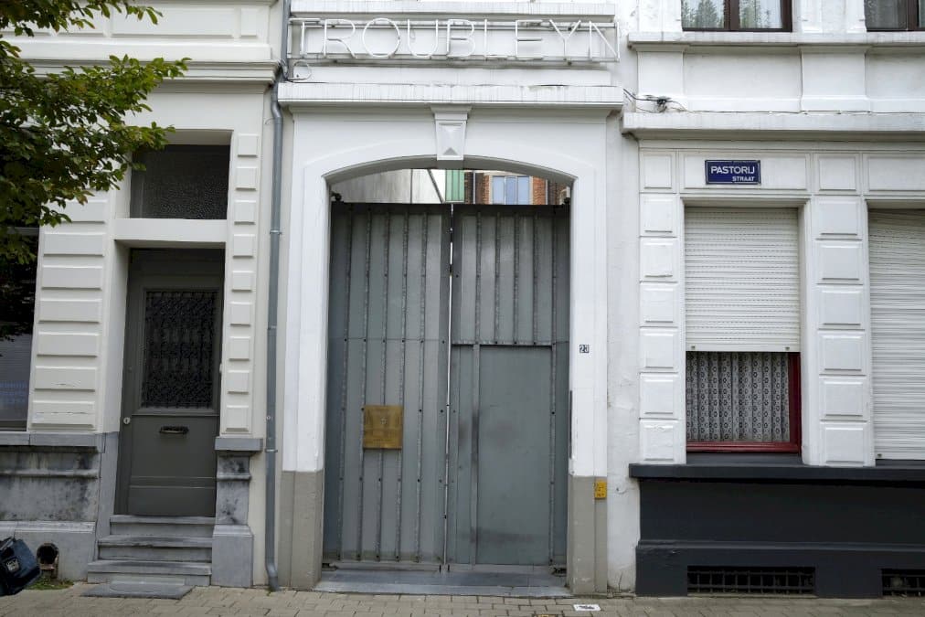 proces-#metoo:-l&rsquo;artiste-belge-jan-fabre-condamne-a-18-mois-de-prison-avec-sursis