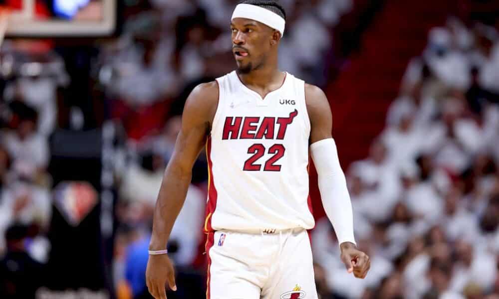 play-offs-nba:-miami-remporte-la-premiere-joute-contre-boston,-butler-imperial