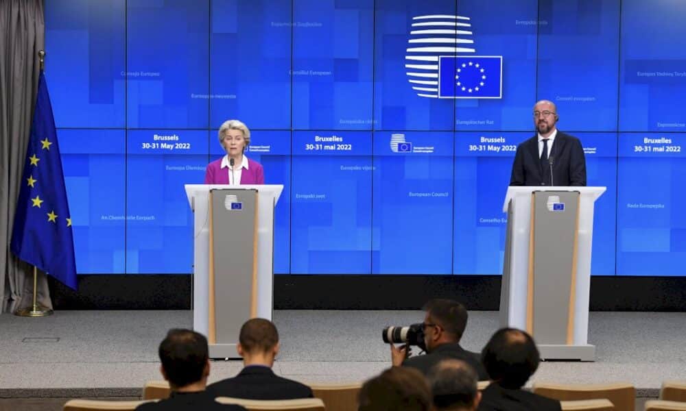 accord-des-vingt-sept-pour-arreter-l&rsquo;essentiel-de-leurs-importations-de-petrole-russe