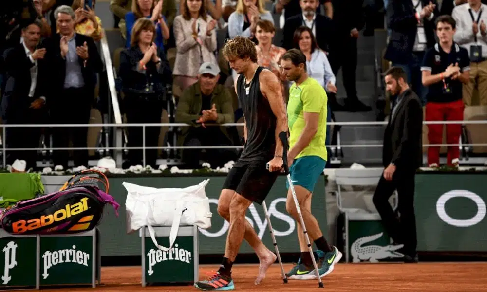 roland-garros:-zverev-se-blesse-et-laisse-nadal-en-finale