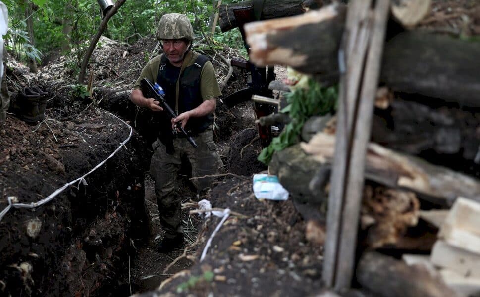 ukraine:-les-bombardements-russes-s&rsquo;intensifient-au-seuil-d&rsquo;une-semaine-« historique »-pour-kiev