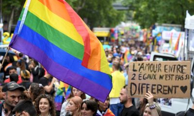 paris-prend-des-couleurs-arc-en-ciel-avec-la-marche-des-fiertes-lgbt+