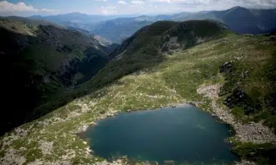 dans-les-pyrenees,-les-lacs-de-montagne-« sentinelles »-du-rechauffement-climatique