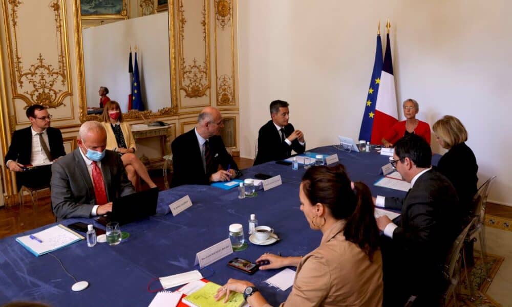 covid-19:-la-septieme-vague-s&rsquo;accelere,-appels-a-la-remise-du-masque-dans-les-transports