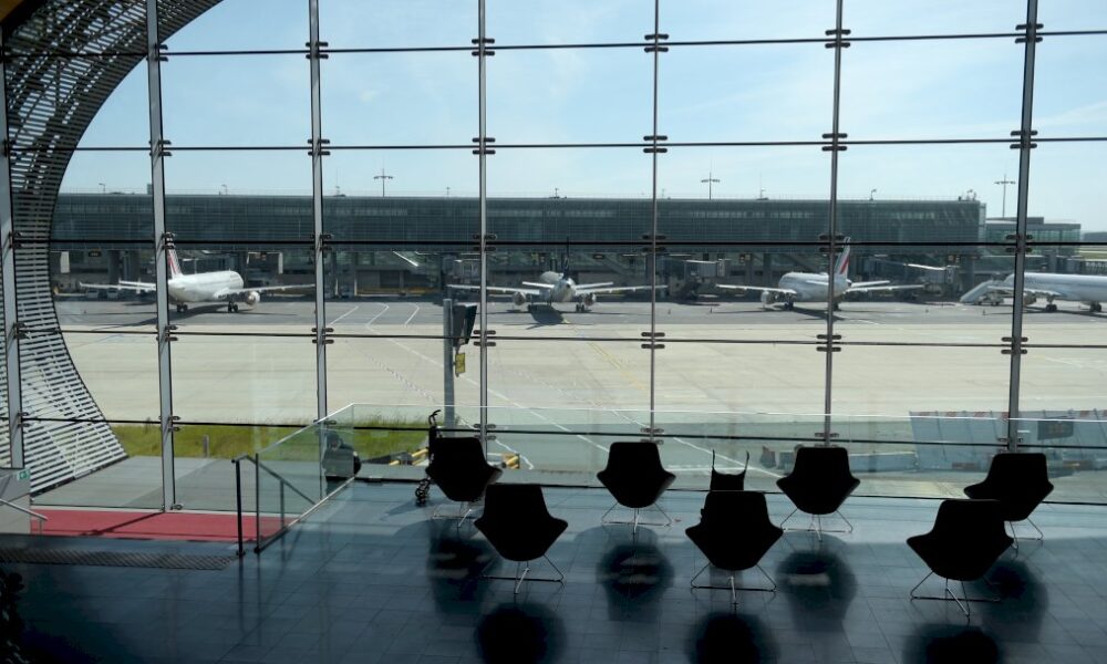 aeroports:-nouvelles-greves-a-l&rsquo;oree-de-la-haute-saison