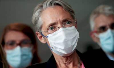 le-gouvernement-enfin-remanie,-l&rsquo;opposition-moque-des-« chaises-musicales »