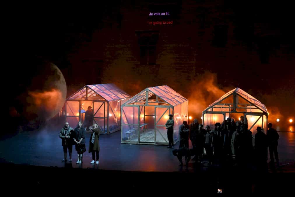 a-avignon,-serebrennikov-entraine-le-public-dans-la-folie-de-la-liberte