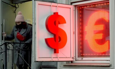 l&rsquo;euro-atteint-la-parite-avec-le-dollar,-une-premiere-depuis-2002