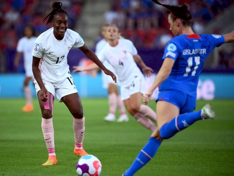 euro:-les-bleues-accrochees,-le-joker-malard-abat-ses-cartes