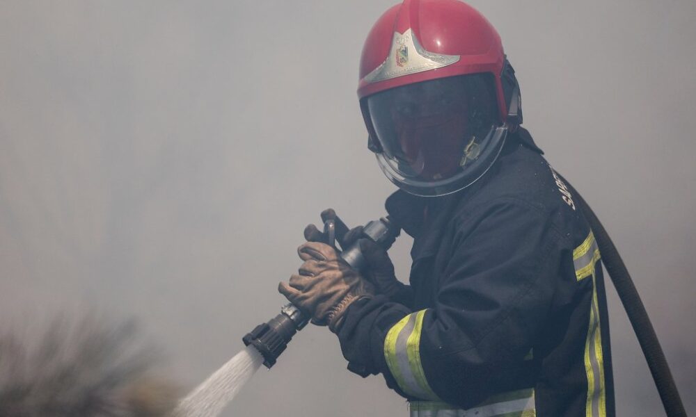 incendie-entre-aveyron-et-lozere:-3.000-personnes-evacuees