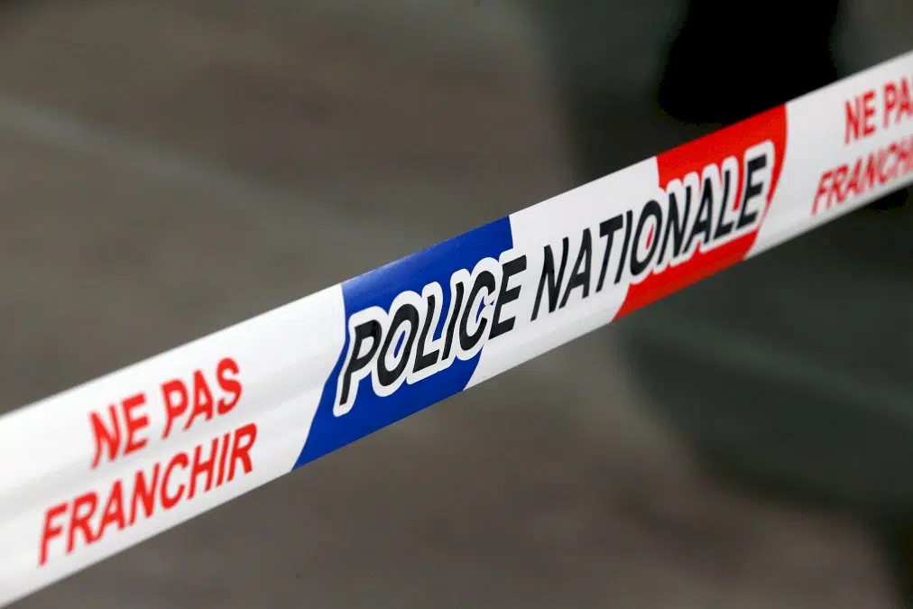 tirs-policiers-apres-refus-d’obtemperer-pres-de-lyon:-un-mort-et-un-homme-entre-la-vie-et-la-mort