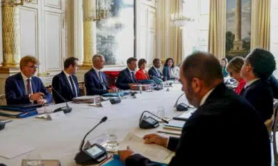 macron-exhorte-les-ministres-a-« l’unite »-face-a-« la-fin-de-l’abondance »