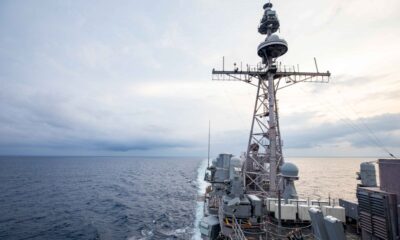 deux-navires-de-guerre-americains-en-transit-dans-le-detroit-de-taiwan