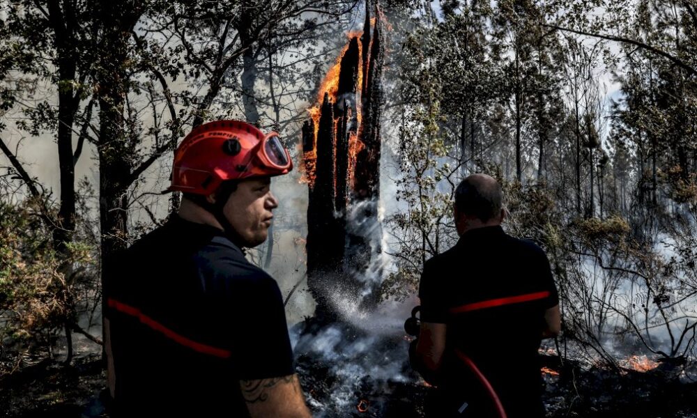 incendie-en-gironde:-feu-« contenu-mais-pas-fixe »,-1.000-personnes-evacuees