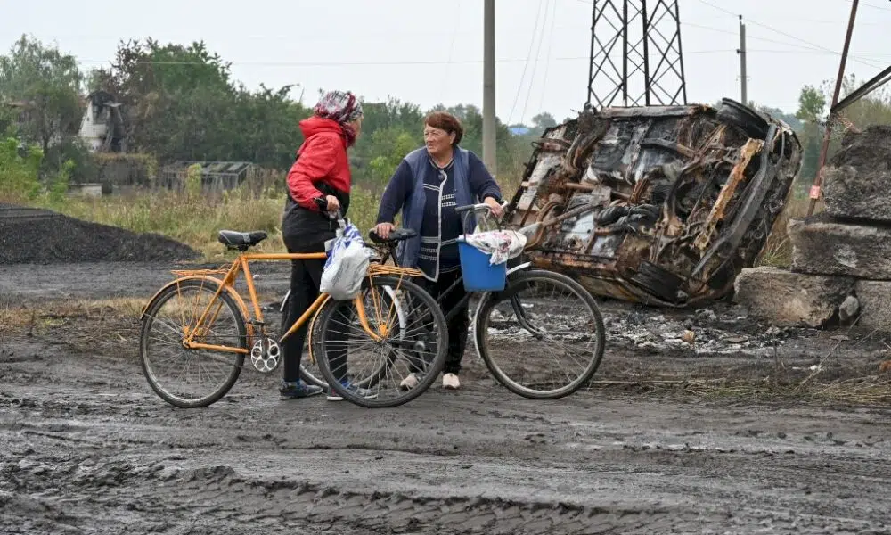 l’ukraine-dit-avoir-decouvert-« 450-tombes »-dans-une-ville-reprise-aux-russes