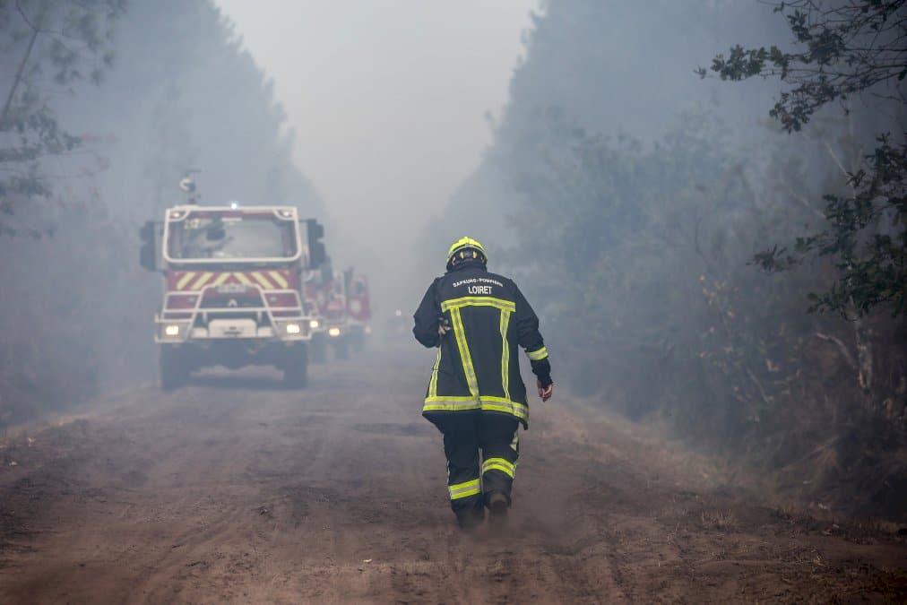 incendies-en-gironde:-le-tour-de-france-des-pompiers-appeles-en-renfort