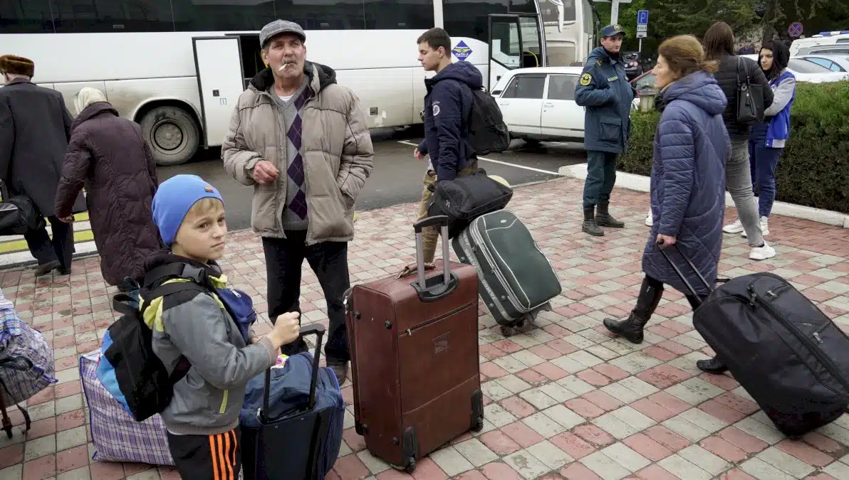 ukraine:-moscou-dit-avoir-termine-son-« evacuation »-de-civils-de-la-region-occupee-de-kherson