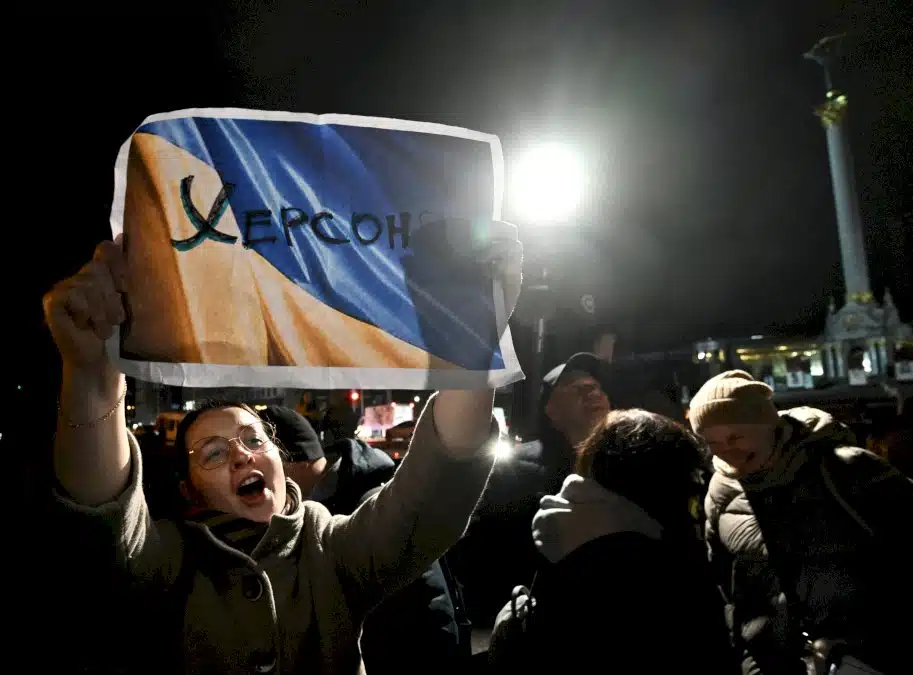 l’ukraine-reprend-kherson,-washington-salue-une-« victoire-extraordinaire »